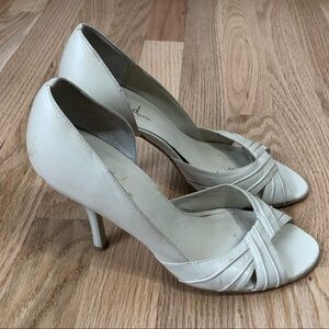 Wild Pair Leather White Heels Sz 7 Open Toe Women